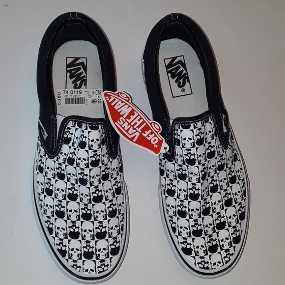 vans classic slip on skull